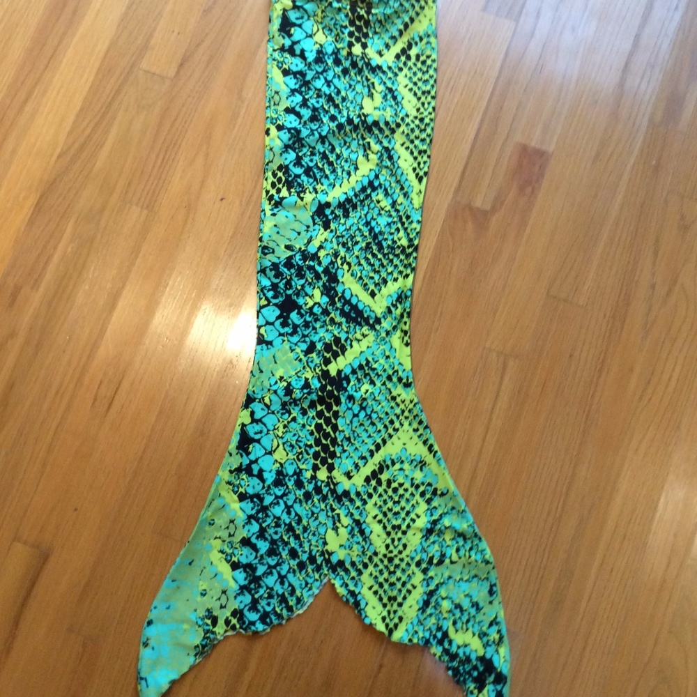 🌺HP🌺 Aquatails Mermaid Swim Tail M